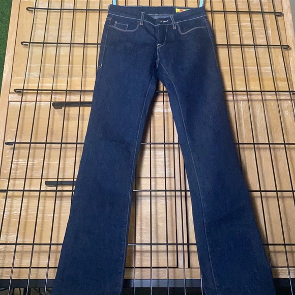 BLANK NYC Throwback Mid-rise Straight Leg Jeans - Picture 2 of 9